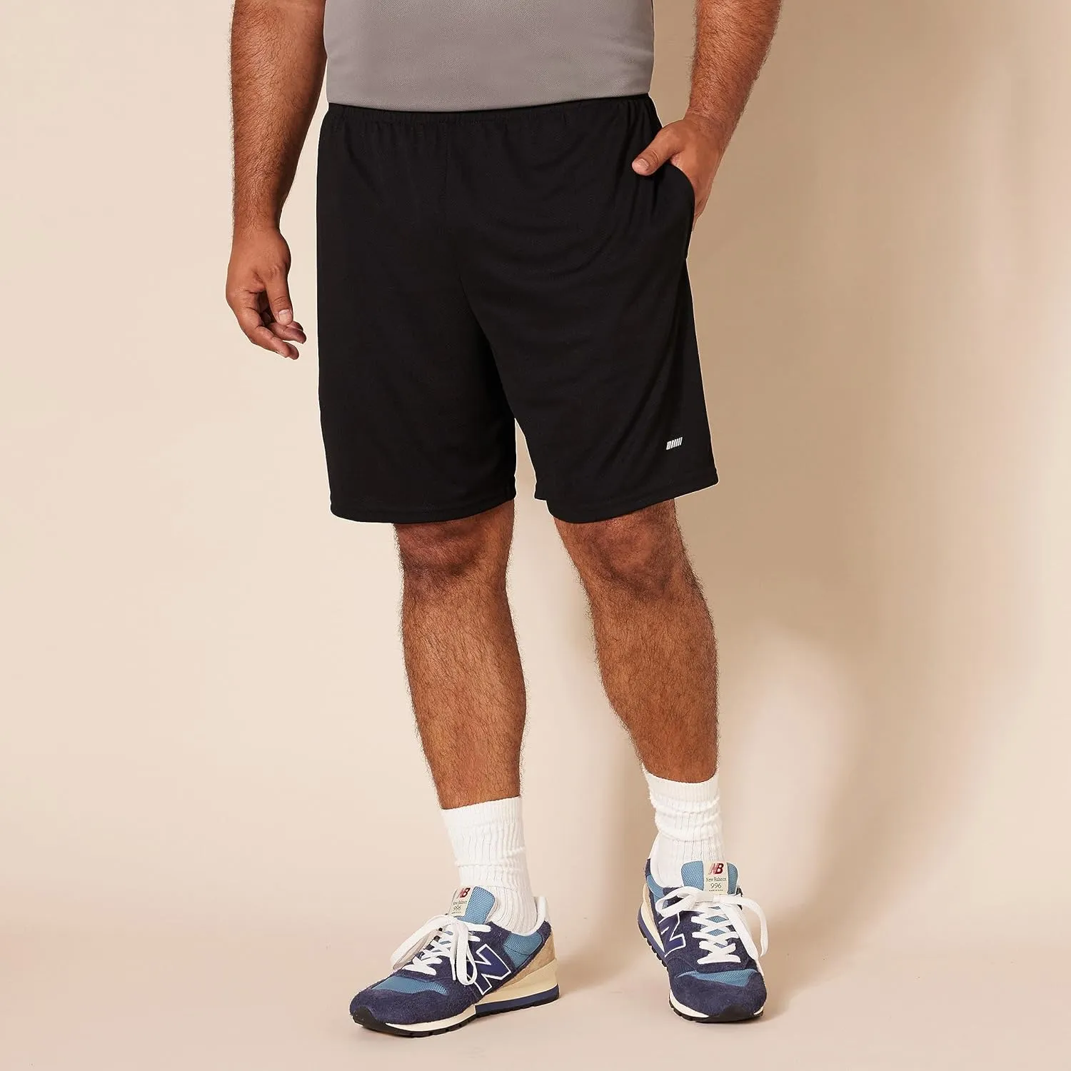 Amazon Essentials Men's Performance Tech Loose-Fit Shorts (Available in Big & Tall), Pack of 2
