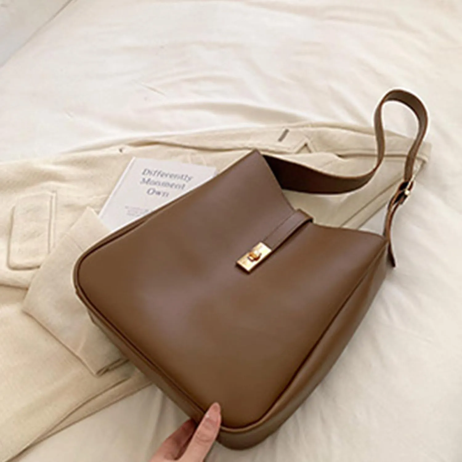 Stylish & Practical Women Shoulder Bag Large Capacity PU Handbag Tote Bag for Daily Commute Shopping & Travel Durable